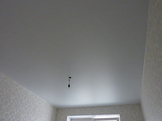 Белый матовый натяжной потолк!!! foto 2