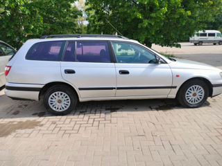 Toyota Carina foto 2