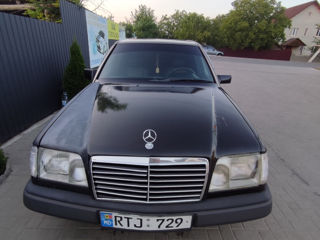 Mercedes E-Class foto 2