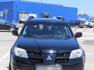 Mitsubishi Outlander foto 1