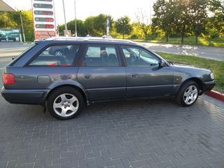 Audi 100 foto 2