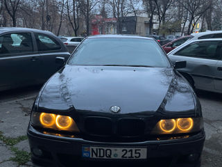 BMW 5 Series foto 2