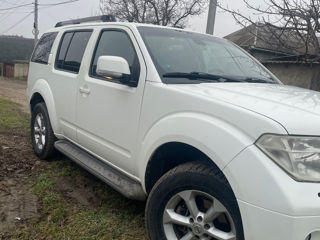 Nissan Pathfinder foto 6