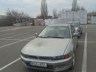 Mitsubishi Galant foto 1