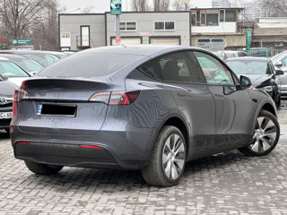 Tesla Model Y foto 3