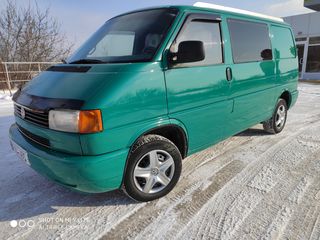 Volkswagen T4 foto 1