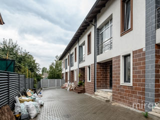 Se vinde Townhouse pe str. Tisa, Centru, Chișinău foto 2