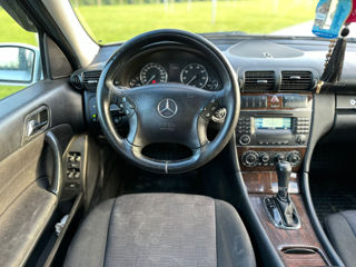 Mercedes C-Class foto 7