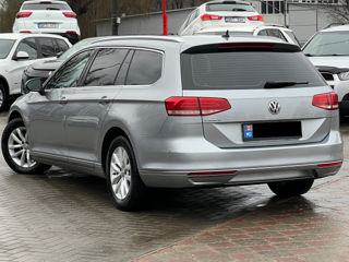 Volkswagen Passat foto 3