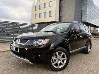 Mitsubishi Outlander foto 1