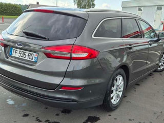 Ford Mondeo foto 9