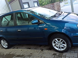 Nissan Almera Tino foto 3