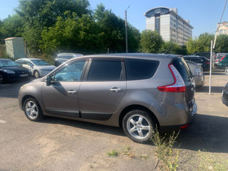 Renault Grand Scenic foto 2