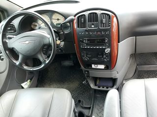 Chrysler Voyager foto 9