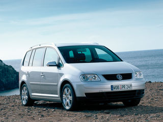 Volkswagen Touran foto 2