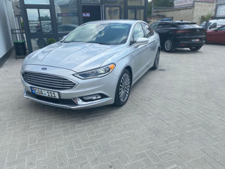 Ford Fusion foto 2