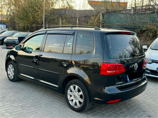 Volkswagen Touran foto 3