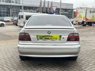 BMW 5 Series foto 4