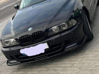 BMW 5 Series foto 2