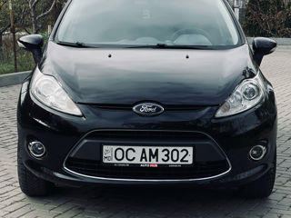 Ford Fiesta foto 2