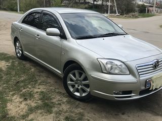 Toyota Avensis foto 4