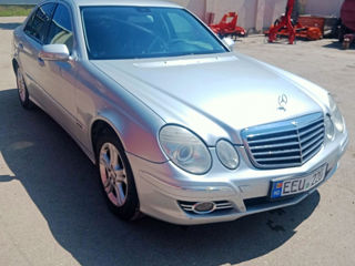 Mercedes E-Class foto 1