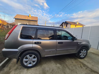 Nissan X-Trail foto 3