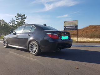 BMW 5 Series foto 4