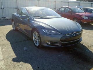 Tesla Model S foto 1