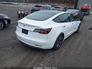 Tesla Model 3 foto 8