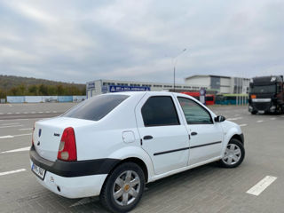 Dacia Logan foto 2