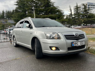 Toyota Avensis foto 4