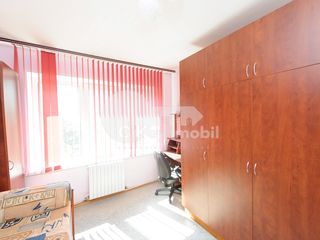 Apartament cu 3 camere, reparație euro, Buiucani, 250 € ! foto 2