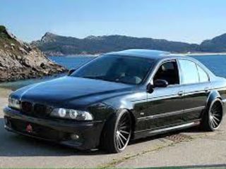 BMW 5 Series foto 4