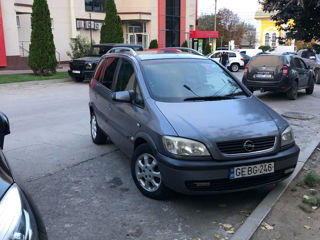 Opel Zafira foto 1