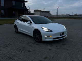 Tesla Model 3 foto 2