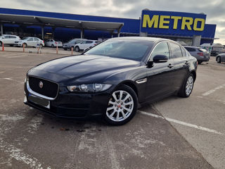 Jaguar XE foto 1