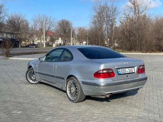 Mercedes CLK-Class foto 4