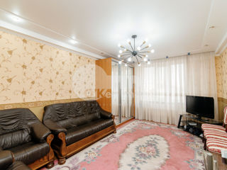 Apartament cu 3 camere, 83 m², Buiucani, Chișinău foto 3