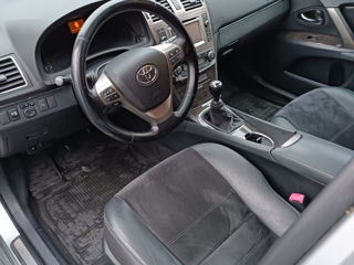 Toyota Avensis foto 5