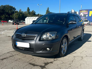 Toyota Avensis foto 1