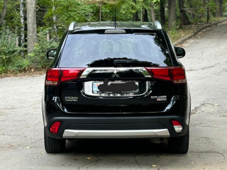 Mitsubishi Outlander foto 3