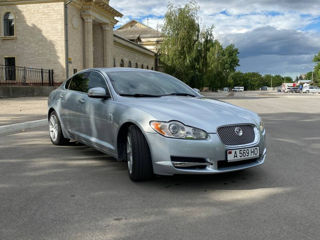 Jaguar XF foto 2