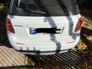 Suzuki SX4 foto 2