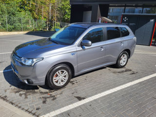 Mitsubishi Outlander foto 2