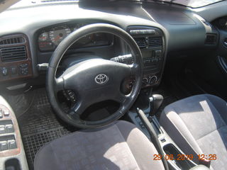 Toyota Avensis foto 6