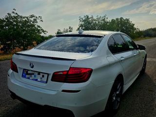 BMW 5 Series foto 4