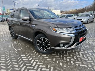 Mitsubishi Outlander foto 3