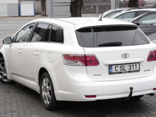 Toyota Avensis foto 4