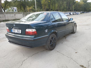 BMW 3 Series foto 2